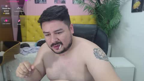 Snapshot of oso_gael chatting on 03-08-25, 05:33 Bear Gael online show from 03-08-25, 05:33