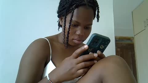 osoprettyebony online show from 11-25-25, 09:09