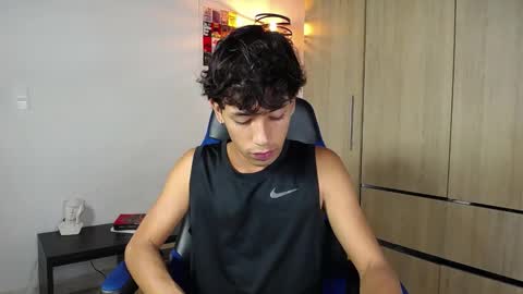 ostin 18hot online show from 12-18-24, 02:32