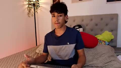 ostin 18hot online show from 10-28-25, 03:21