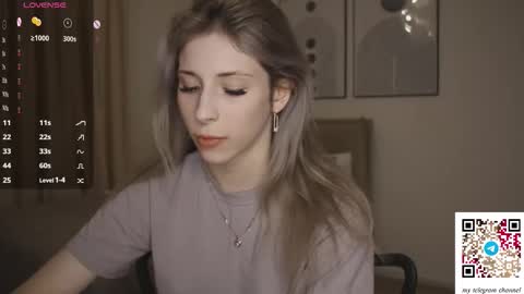 Snapshot of ottiliebolyard chatting on 02-09-26, 06:56 Anne online show from 02-09-26, 06:56