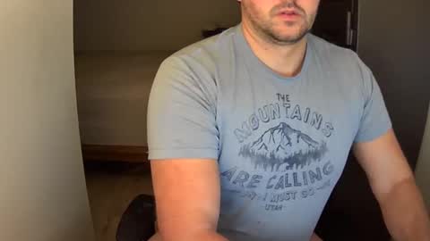 Snapshot of outside1991 chatting on 12-30-24, 07:04 outside1991 online show from 12-30-24, 07:04