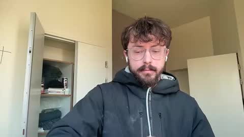 Snapshot of ovidius96 chatting on 03-03-25, 11:00 ovidius96 online show from 03-03-25, 11:00