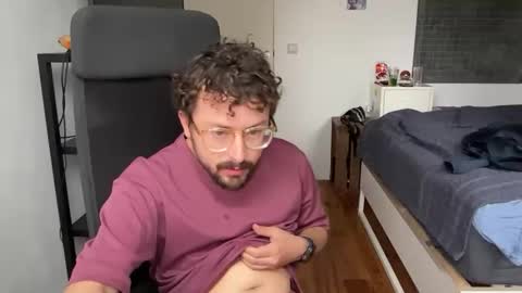 Snapshot of ovidius96 chatting on 10-03-25, 02:03 ovidius96 online show from 10-03-25, 02:03