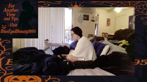 Snapshot of ovissbmson chatting on 10-31-25, 12:33 ovissbmson online show from 10-31-25, 12:33