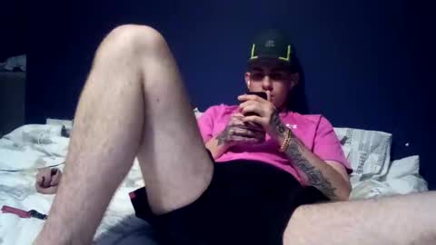 Snapshot of owen162462 chatting on 10-02-25, 07:54 Owen kayz online show from 10-02-25, 07:54