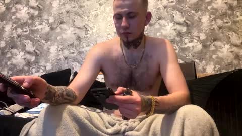 Snapshot of owen162462 chatting on 11-30-25, 12:14 Owen kayz online show from 11-30-25, 12:14