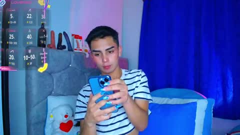 Owen  Independent model  online show from 10-20-25, 06:14