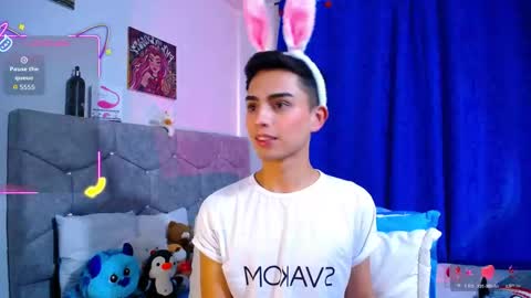 Owen  Independent model  online show from 10-28-25, 07:05