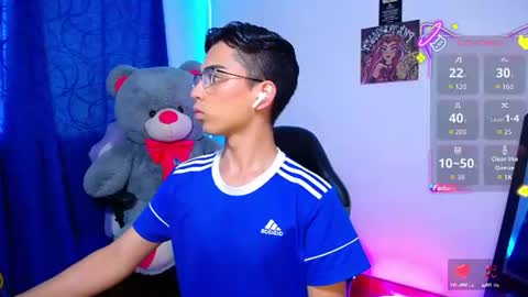 Owen  Independent model  online show from 06-12-26, 10:41