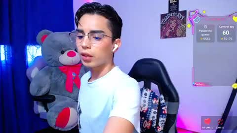 Owen  Independent model  online show from 06-24-26, 12:26