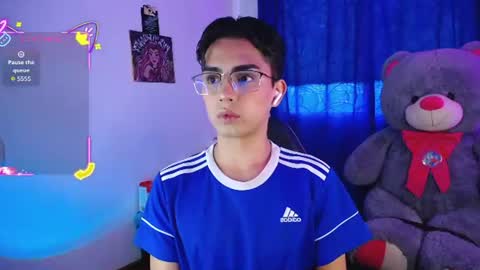 Owen  Independent model  online show from 07-28-26, 11:17