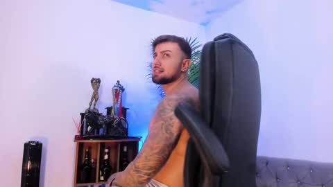 Maximus Owen online show from 10-13-25, 11:27