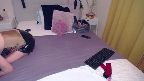 Snapshot of oxyser3nity chatting on 09-12-25, 04:07 oxyser3nity online show from 09-12-25, 04:07