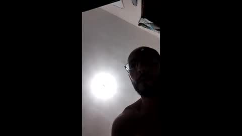 Snapshot of oz2293 chatting on 12-14-25, 12:38 oz2293 online show from 12-14-25, 12:38