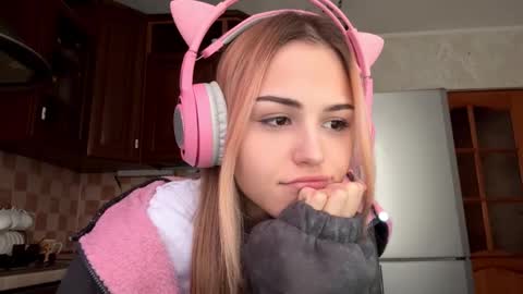 Snapshot of ozellagranville chatting on 02-08-26, 07:12 Eva online show from 02-08-26, 07:12