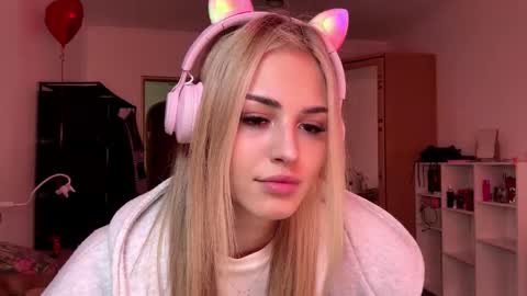 Snapshot of ozellagranville chatting on 02-19-26, 12:23 Eva online show from 02-19-26, 12:23