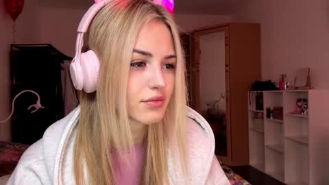 Snapshot of ozellagranville chatting on 03-02-26, 06:58 Eva online show from 03-02-26, 06:58