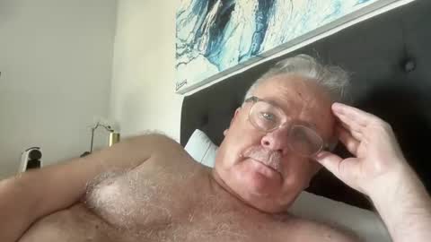 ozhairybearxxxx online show from 12-12-24, 03:43