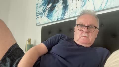 ozhairybearxxxx online show from 02-15-26, 01:02