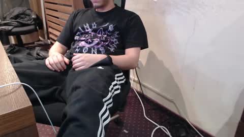 ozilla0699 online show from 01-04-25, 10:24