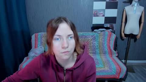 Ella online show from 11-10-25, 07:07