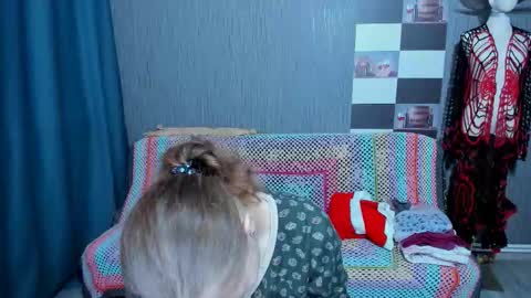 Ella online show from 12-15-25, 07:34