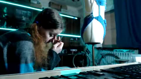 Ella online show from 04-24-26, 06:49