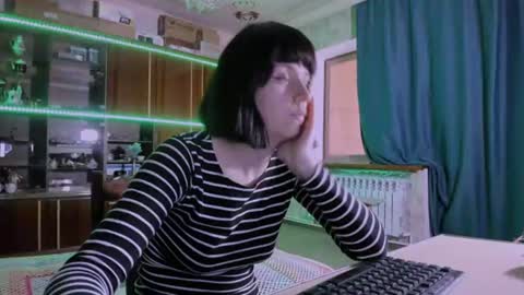Ella online show from 07-22-26, 07:33