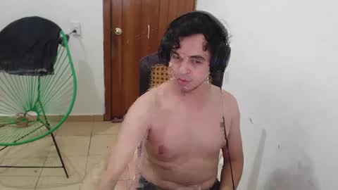 Snapshot of pablomingo chatting on 09-17-25, 10:28 pablomingo online show from 09-17-25, 10:28