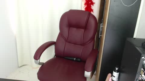 paiperhalliwey online show from 06-22-26, 04:48