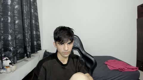 Snapshot of pakun_ chatting on 01-11-25, 12:33 pakun_ online show from 01-11-25, 12:33
