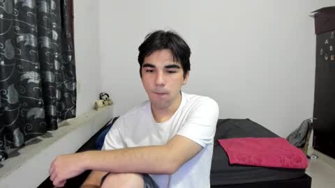 Snapshot of pakun_ chatting on 09-17-25, 01:40 pakun_ online show from 09-17-25, 01:40