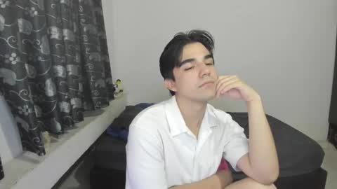 Snapshot of pakun_ chatting on 10-31-25, 02:12 pakun_ online show from 10-31-25, 02:12