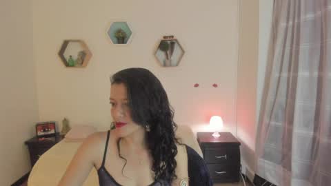 Paloma  online show from 03-27-26, 08:41