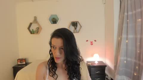 Paloma  online show from 06-10-26, 09:03