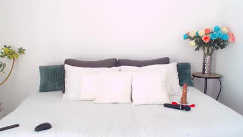 PAMEL ISSY online show from 04-26-26, 07:17