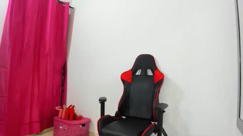 Snapshot of pamela_noah221 chatting on 04-16-26, 07:09 PAMELA online show from 04-16-26, 07:09