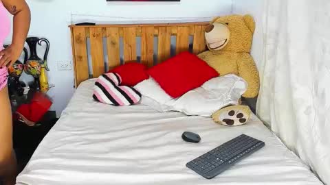 Snapshot of pamelaruiizz3 chatting on 09-24-25, 09:07 Pamela online show from 09-24-25, 09:07