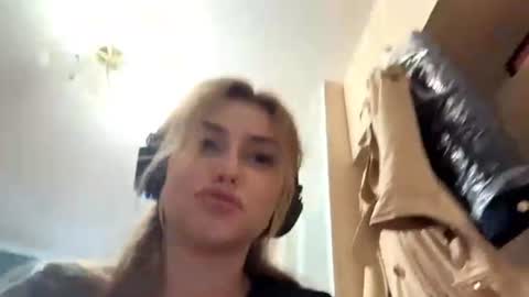 Lia online show from 07-05-26, 04:03