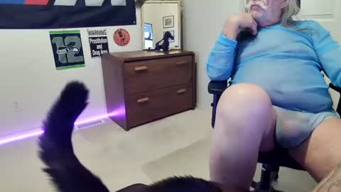 Snapshot of pantyboy2000 chatting on 02-22-26, 08:46 Dash Riprock online show from 02-22-26, 08:46