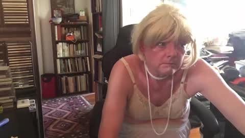 Snapshot of pantyvloletlace chatting on 09-14-25, 04:39 Pantyvioletlace online show from 09-14-25, 04:39