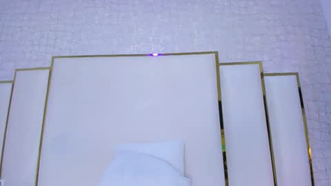 Paola  online show from 11-13-25, 11:42