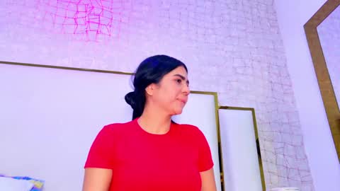 Snapshot of paolaa_rodriguez chatting on 06-04-26, 12:00 Paola online show from 06-04-26, 12:00