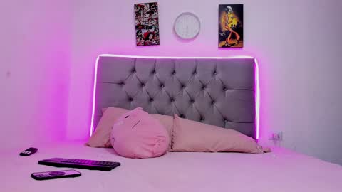 paola online show from 12-22-24, 01:34