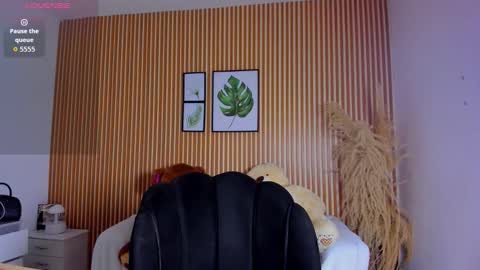 paola online show from 11-14-25, 12:42