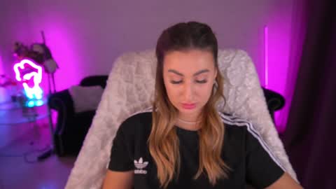 Lia online show from 12-21-24, 04:36