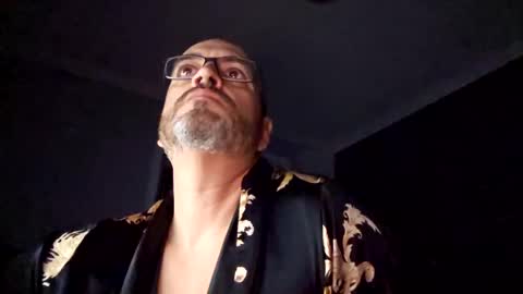 Papi online show from 12-31-24, 03:45