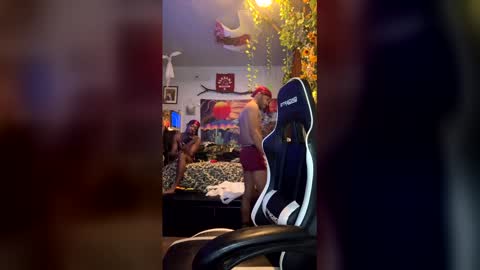 Snapshot of papian0 chatting on 11-29-25, 05:43 papian0 online show from 11-29-25, 05:43