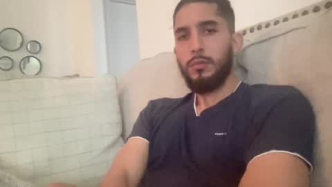 papicubano_guapo23cm online show from 10-25-25, 05:19